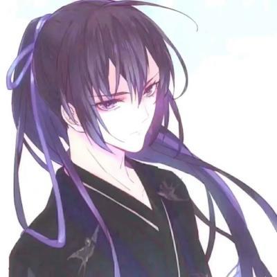 女子边散步边捡烟头 两天捡超800枚